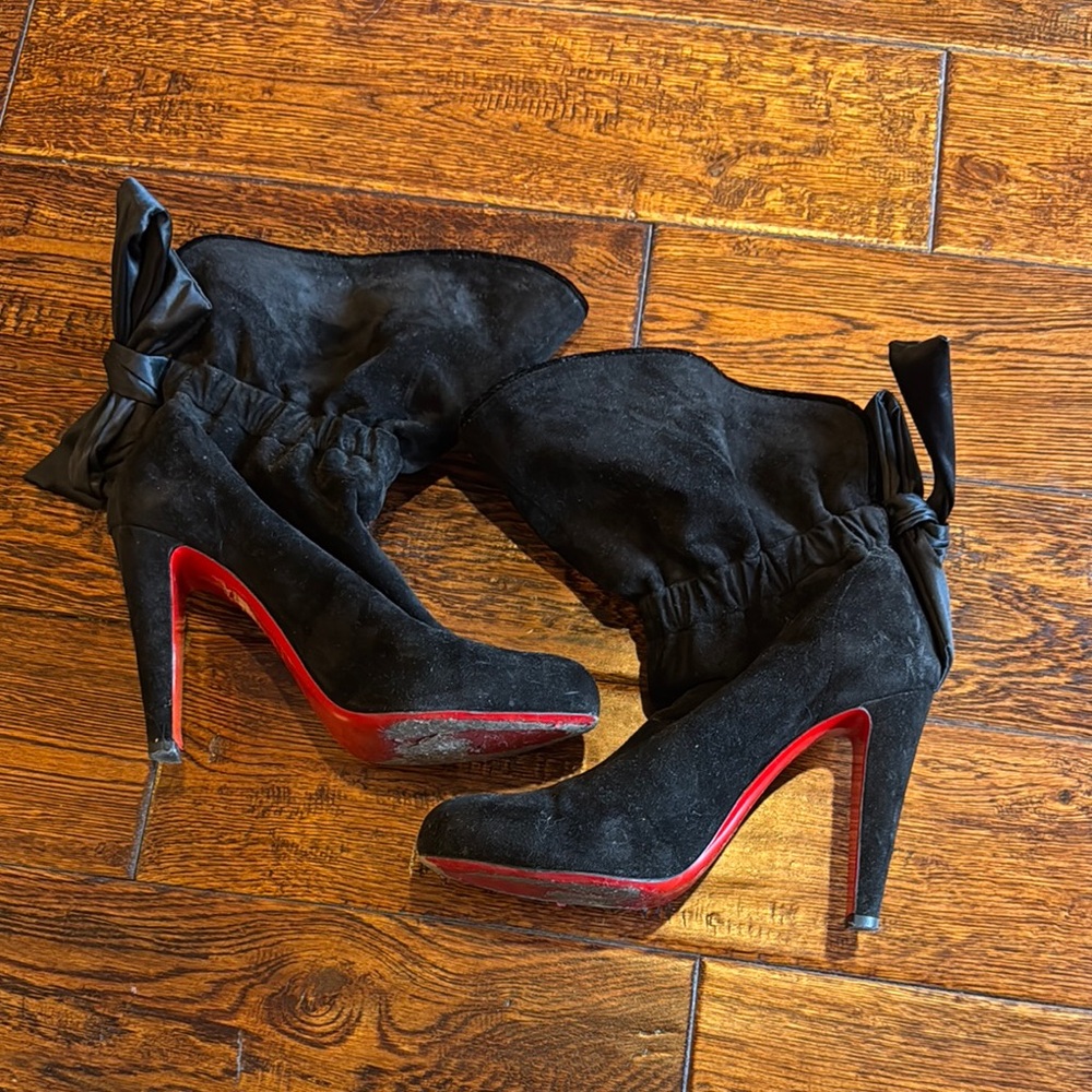Authentic Christian Louboutin Black Suede Kristofa Bow-Tie Ankle Boots